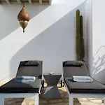 Onar & Karavostasis (Folegandros)