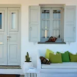 Onar & Karavostasis (Folegandros)