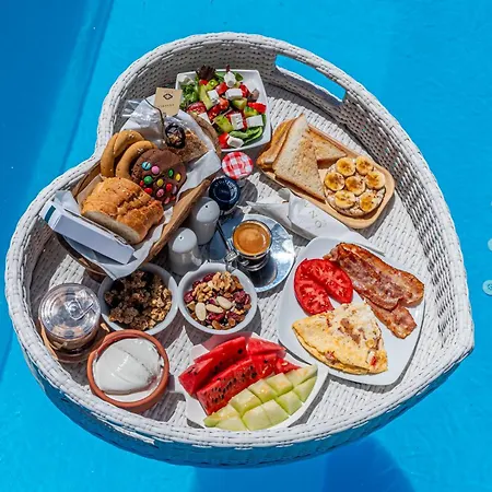 Villa Onar & Karavostasis (Folegandros)