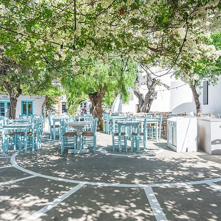 Onar & Villa Karavostasis (Folegandros)