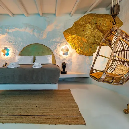 Onar & Villa Karavostasis (Folegandros)