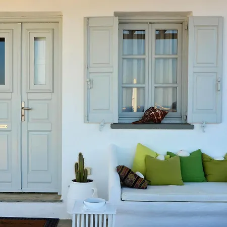 Onar & Karavostasis (Folegandros)