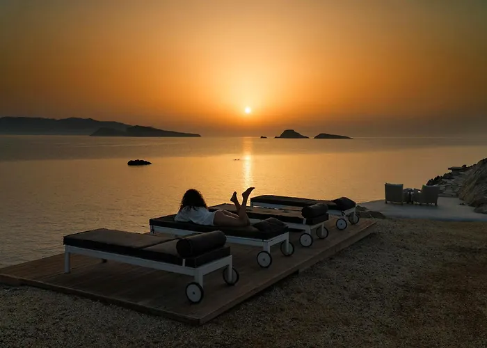 Onar & Willa Karavostasis (Folegandros)