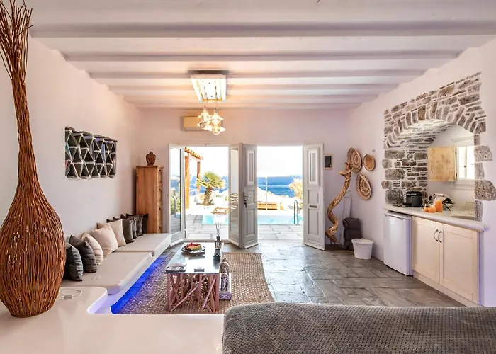 Onar & Karavostasis (Folegandros)