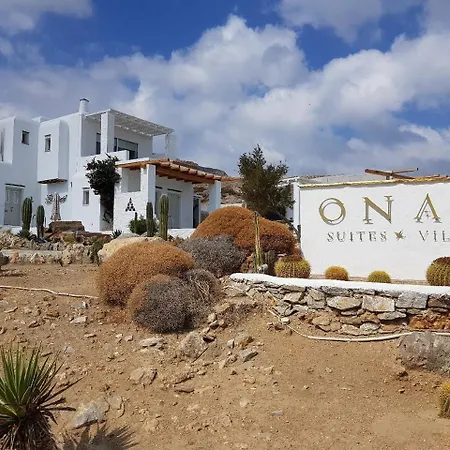 Onar & Villa Karavostasis (Folegandros)